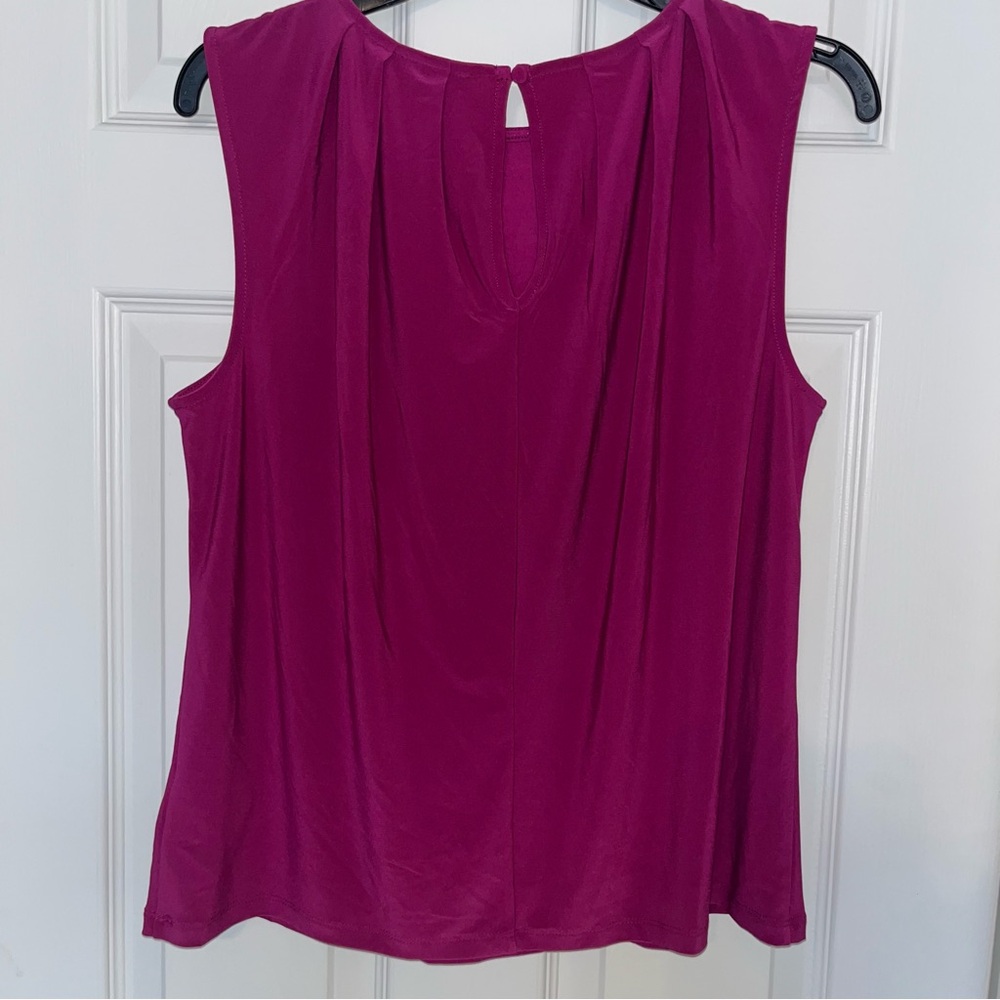 Express Sleeveless top Fuchsia size Medium NWT - Picture 4 of 4